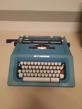Máquina de escribir Olivetti Studio 46