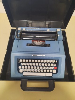 Máquina de escribir Olivetti Studio 46