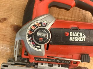Sierra de calar Black+Decker