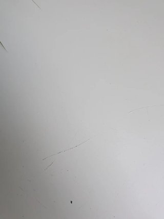 Mesa blanca baja