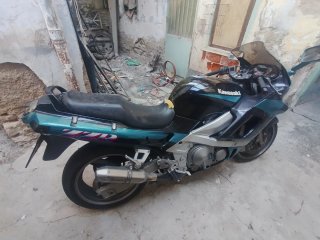 Kawasaki ZZR 600 Verde