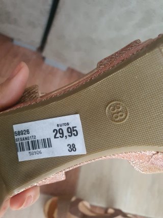 Sandalias elegantes con tacón grueso y plataforma