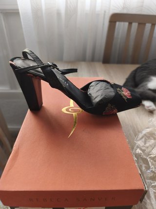 Zapatos REBECA SANVER Negros y Rosas Talla 39