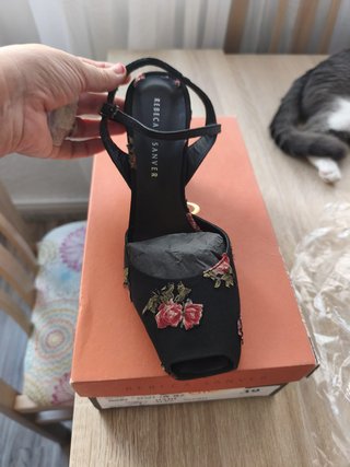 Zapatos REBECA SANVER Negros y Rosas Talla 39