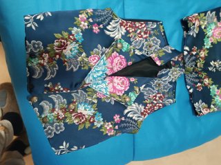 Chaleco floral azul y multicolor
