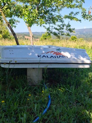 Cama coche, fácil instalación.