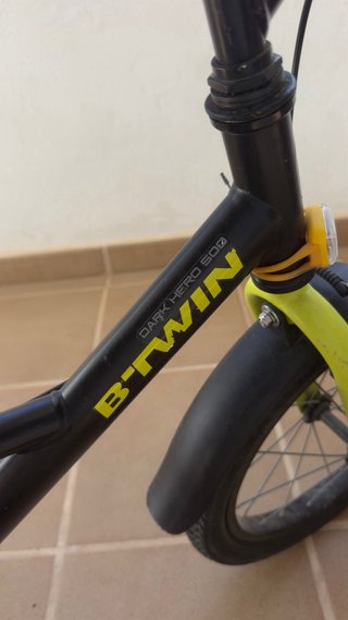 Bicicleta infantil B’TWIN Dark Hero 500 (16”)