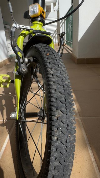 Bicicleta infantil B’TWIN Dark Hero 500 (16”)