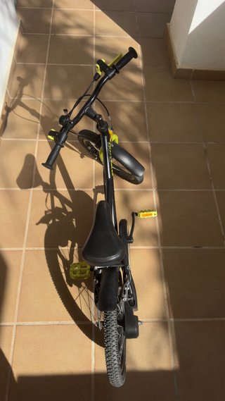 Bicicleta infantil B’TWIN Dark Hero 500 (16”)