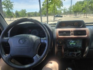 Toyota Land Cruiser 90 2000