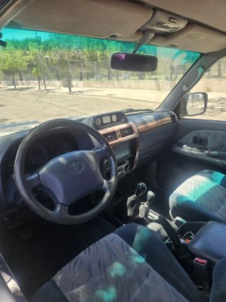 Toyota Land Cruiser 90 2000