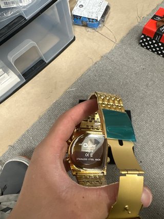 Reloj Dorado Oulm con Múltiples Esferas