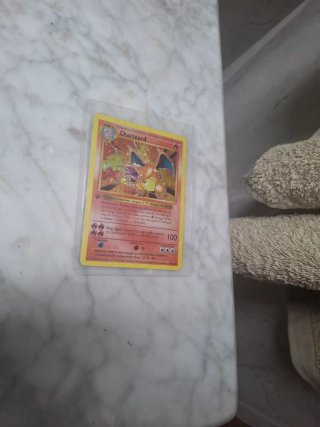 Carta Pokémon Charizard Base Set 1999