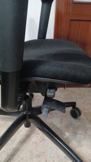 Sillón de oficina negro