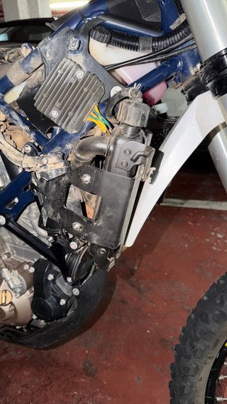 Protector Radiador Husqvarna 701