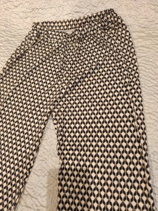 Pantalón sedoso acampanado