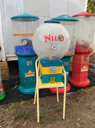Lote máquinas vending y repuestos