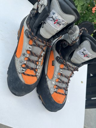Botas alpinismo/montaña Kayland. T- 5,5/38 (23,5cm