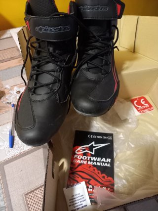 Botas de moto Alpinestars negras y rojas talla 42