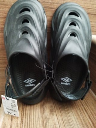 Chanclas Umbro Talla 39 Negras