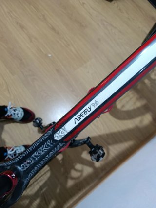 Bicicleta de Montaña Trek Negra y Roja.