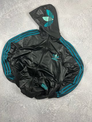Chaqueta Adidas Chile 62 negra y turquesa talla M