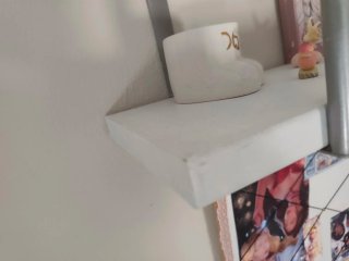 Estantería metálica y madera