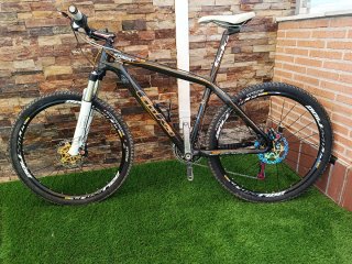 Bicicleta MTB Carbono
