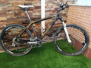 Bicicleta MTB Carbono