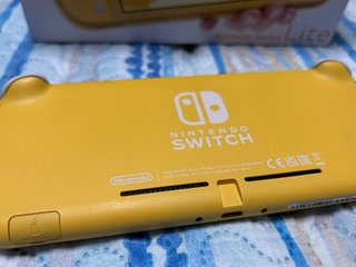 Nintendo Switch Lite Amarillo