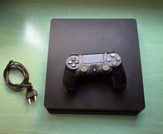 PS4 Slim Sony Negra