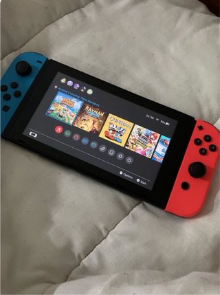 Nintendo Switch Azul y Rojo PRECIO NEGOCIABLE
