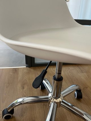 Silla de escritorio con ruedas regulable en altura