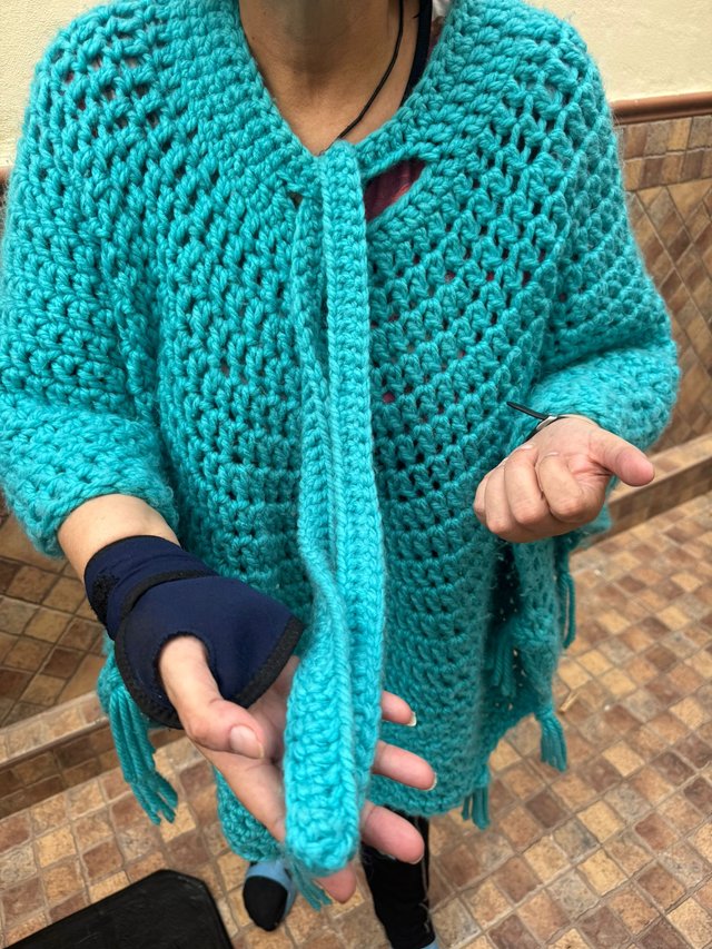 Poncho de lana hecho a mano