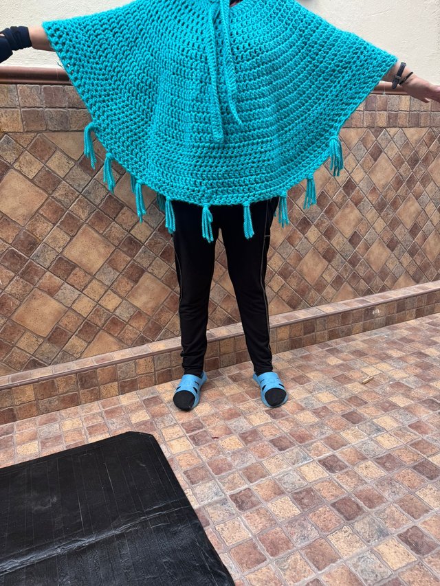 Poncho de lana hecho a mano
