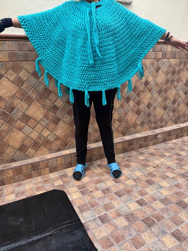 Poncho de lana hecho a mano