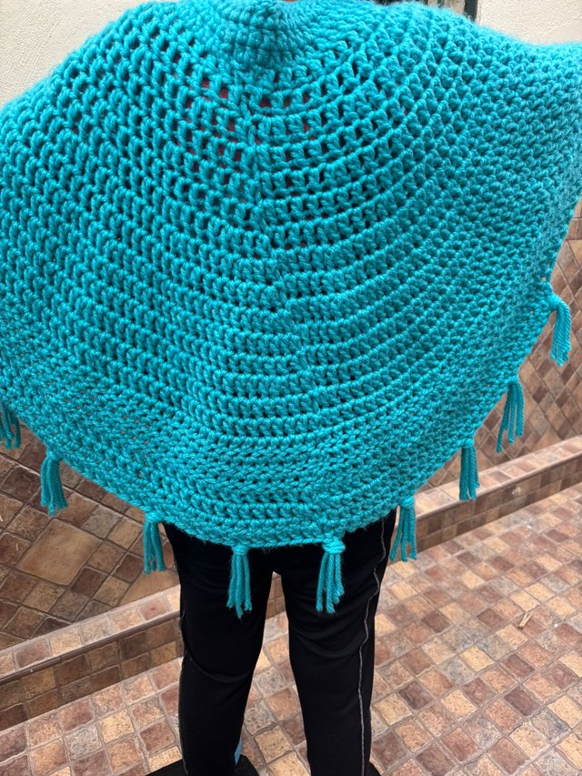 Poncho de lana hecho a mano