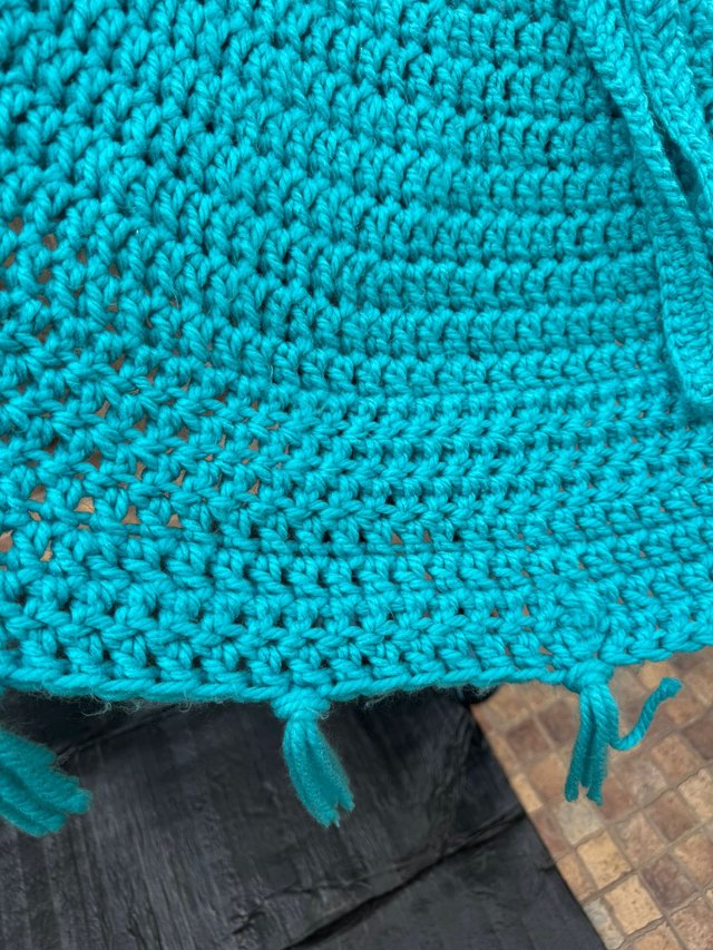 Poncho de lana hecho a mano