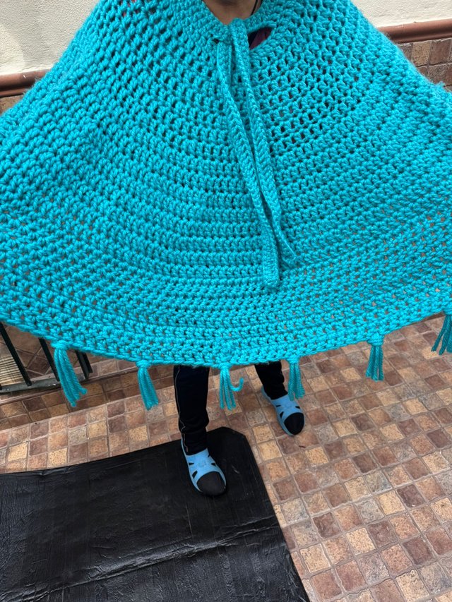 Poncho de lana hecho a mano