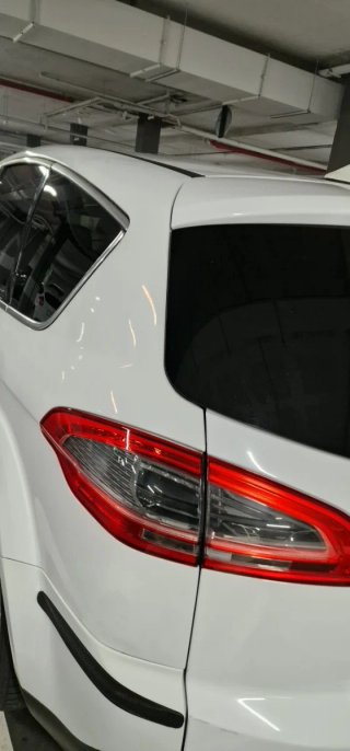 Ford S-MAX 2011