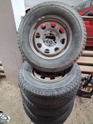 Llantas y neumáticos de nissan patrol Rd28