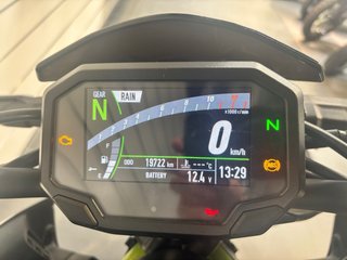 Kawasaki Z900 Verde/Blanca