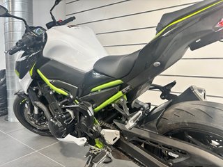 Kawasaki Z900 Verde/Blanca