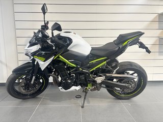 Kawasaki Z900 Verde/Blanca