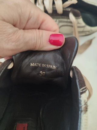 Zapatillas Carolina Herrera Beige y Marrón