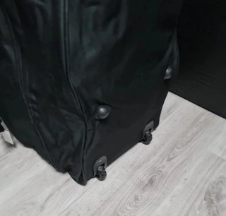 Maleta de viaje negra ligera