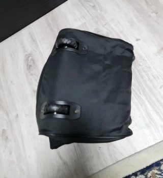 Maleta de viaje negra ligera