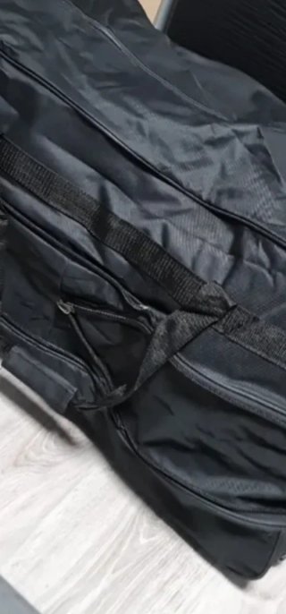 Maleta de viaje negra ligera