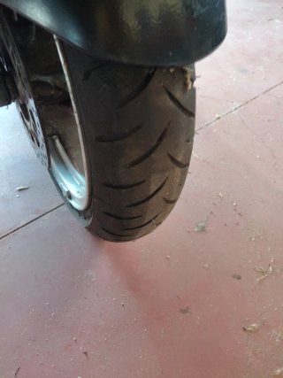 Suzuki Burgman 650 Maxi Scooter Negra