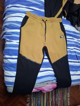 Conjunto deportivo Tenth marrón y negro